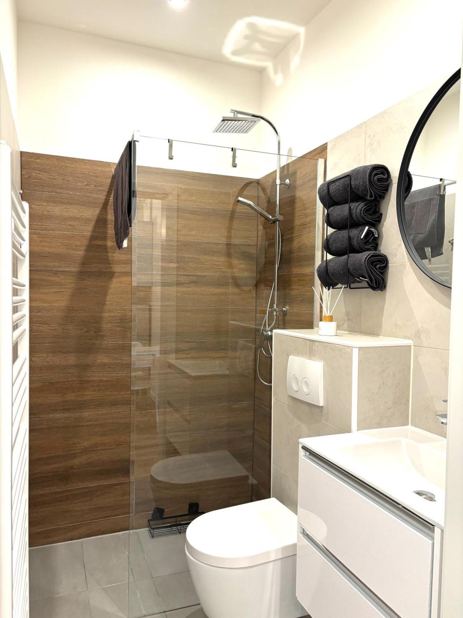 Traumhafte Wohnung Fuer 2, Walk In Dusche, Extra Kueche, Nespresso, Zentral Viena Exterior foto